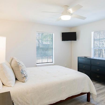 House In Mobile Newly Renovated! Quiet & Centrally Located! Exterior photo